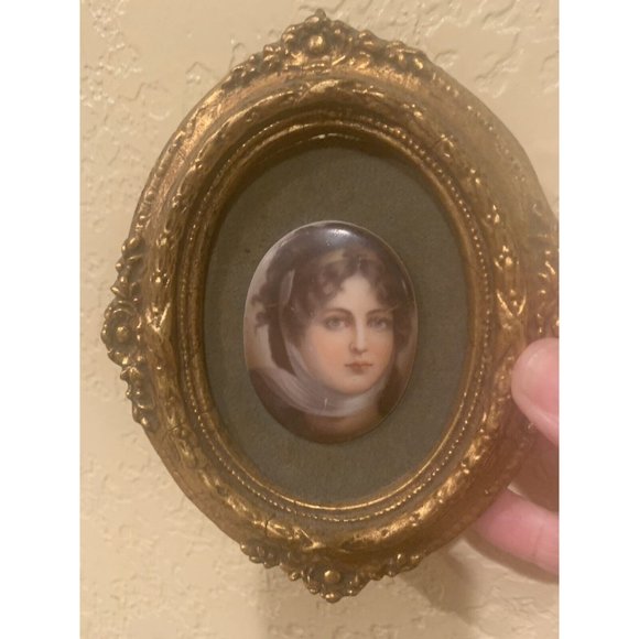 Vtg Cameo Creations x2  Victorian Ornate Gold Frames Oval Pictures Green - Picture 8 of 10